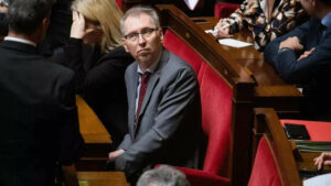 France : un député "lynché" devant son domicile, il va porter plainte