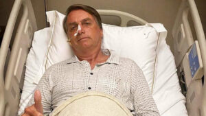 Brésil : Bolsonaro restera hospitalisé pour une durée indéterminée