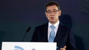 Le PDG de Pfizer a reçu 24,3 millions $ comme rémunération en 2021