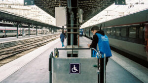 France : percutés par un train en traversant la voie, un père et sa fille meurent