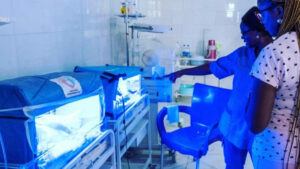 Une nigériane sauve 500.000 bébés de la jaunisse avec son berceau solaire