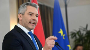 Russie : l'UE renforcera «les sanctions jusqu'à la fin de la guerre», dit le chancelier autrichien