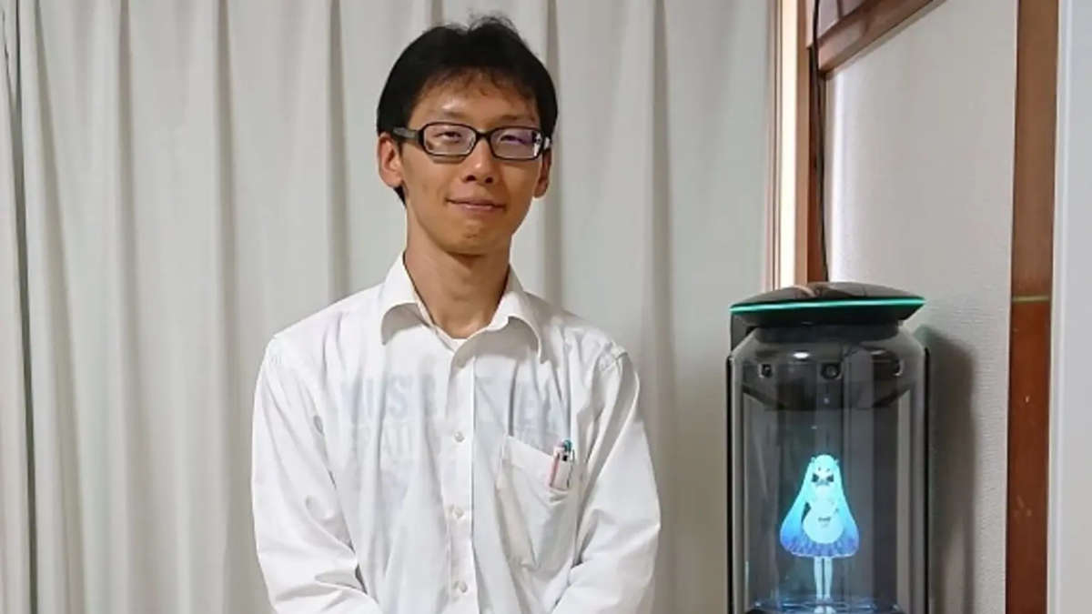 Marié à un hologramme, ce japonais dit qu'il n'arrive plus à parler avec sa femme