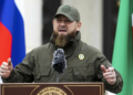 Kadyrov menace les occidentaux et dit attendre l'ordre de Poutine