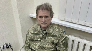 Medvedtchouk : arrêté, le proche de Poutine demande à être échangé contre des militaires ukrainiens