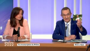 France : un candidat RN montre sa femme noire pour se défendre