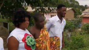 Anniversaire célébré dans un cimetière : polémique au Ghana (VIDEO)