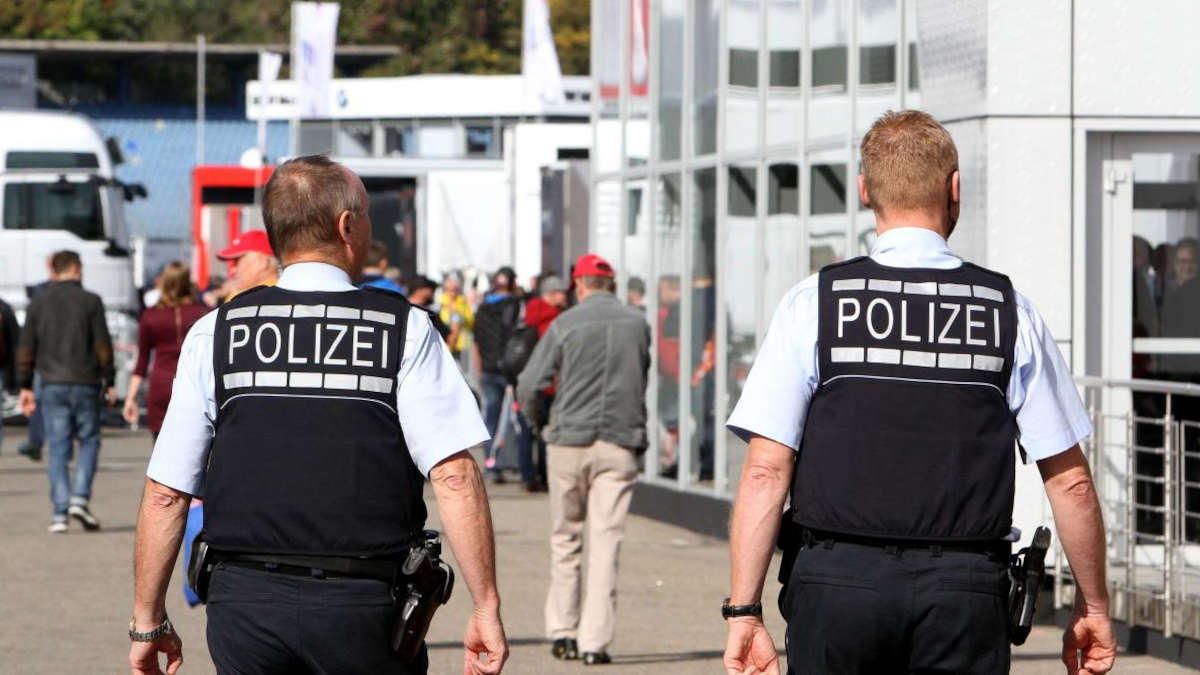 2 policiers allemands (Photo : Th/action press/Shutter/SIPA)