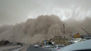 Une tempête de sable ravage l'Irak, des milliers de personnes souffrantes