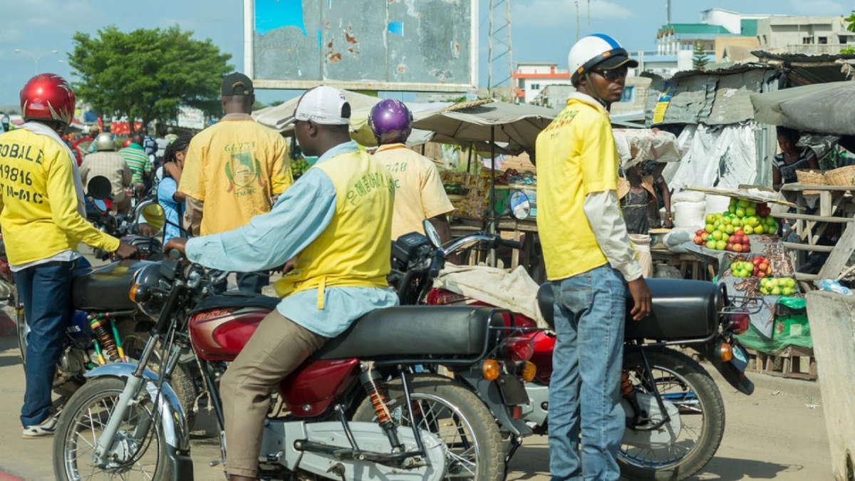Cherté de l'essence frelatée au Bénin : le cri des conducteurs de taxi-moto