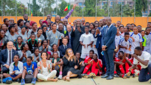 Bénin : Macron a échangé avec la famille sportive béninoise pendant sa visite