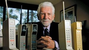 Les smartphones seront intégrés au corps humain selon l'inventeur du mobile