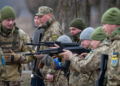 Ukraine: la Russie dénonce la présence de "bataillons d'étrangers"