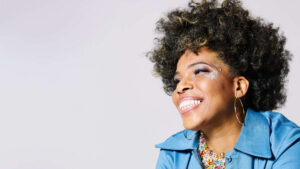 Accusée de transphobie, l'artiste Macy Gray soutenue par JK Rowling