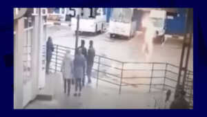 Russie : un mobilisé s'immole par le feu, 90% de son corps brulé (VIDEO)