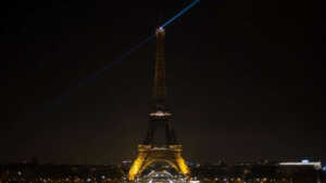 France: une partie de Paris plongée dans l'obscurité (vidéos)