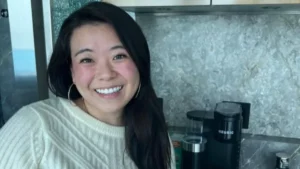 Une femme économise 20.000$ en mangeant gratuitement grâce à ses nombreuses conquêtes