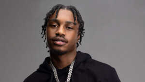 USA: arrestation du rappeur Lil Tjay pour possession d'armes (vidéo)