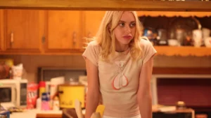 La star d' "Euphoria" Chloe Cherry accusée d'avoir volé un chemisier à 28 $, elle nie