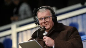 Décès du célèbre commentateur John Motson dans son sommeil