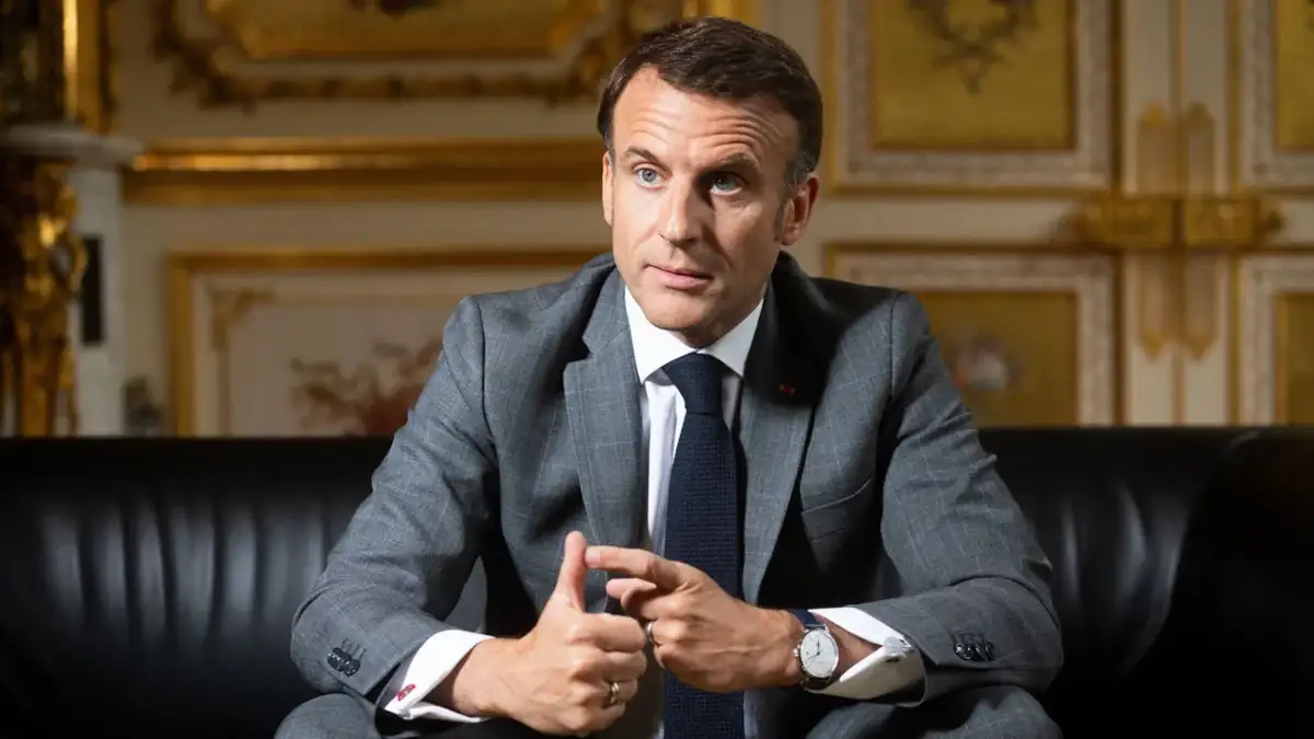 Législatives en France: les manœuvres de Macron avant les résultats