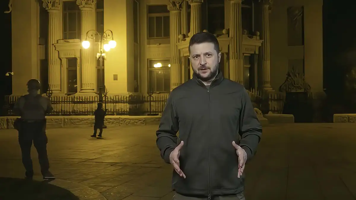 Ukraine: la Russie bombarde un musée, Zelensky fait une promesse
