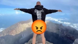 Un Russe expulsé d'Indonésie pour une photo sur une montagne sacrée