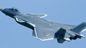 La modernisation militaire de la Chine inquiète les USA : le J-20 représente une menace