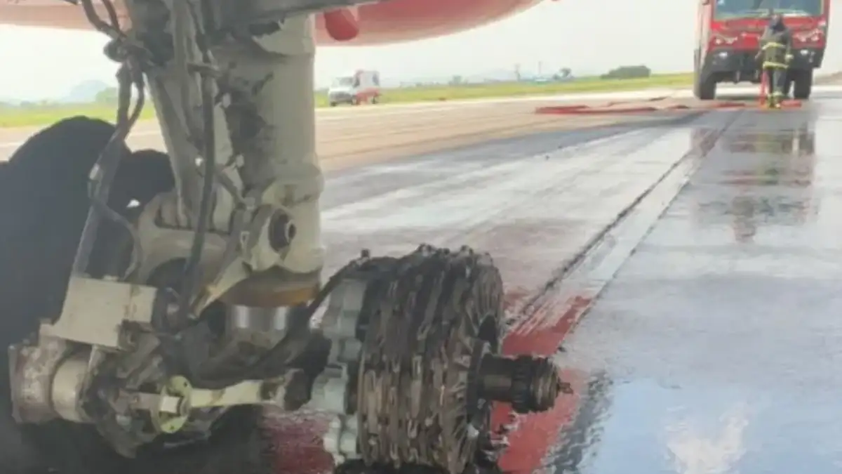 Le pneu d'un avion prend feu lors d'un atterrissage au Nigéria (Vidéo)