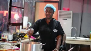 Après 3 jours d'affilée en cuisine, une nigériane bat un record Guinness