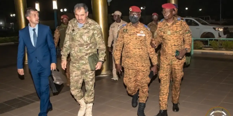 Le Général-colonel Younous-Bek EVKOUROV et Monsieur Timur Vadimovich Ivanov ont séjourné à Ougadougou