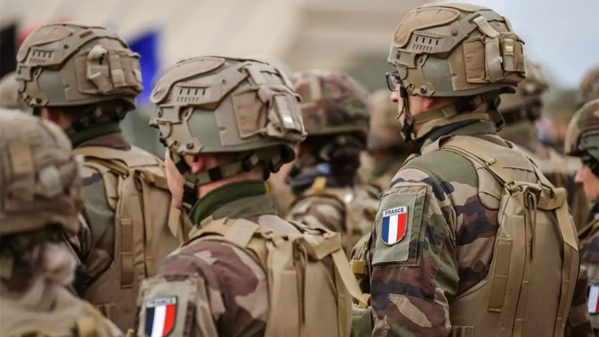 France L arm e Confront e Une Crise Silencieuse Face Aux D sertions 