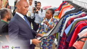 Didier Drogba séduit par les produits #MadeInBenin de la GDIZ lors du IATF