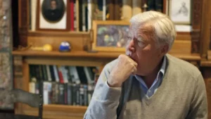 Ce milliardaire veut adopter son domestique qui pourrait hériter de la moitié de sa richesse