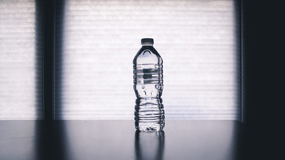 Des microplastiques dans votre eau? voici une solution simple pour les éliminer