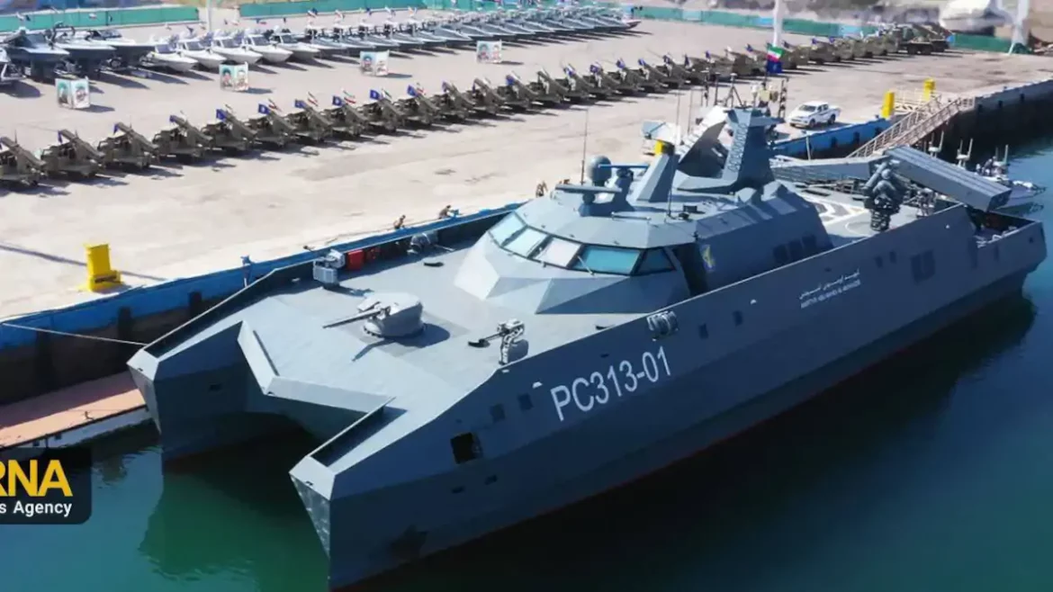 L’Iran dévoile un navire militaire futuriste, signe de sa puissance