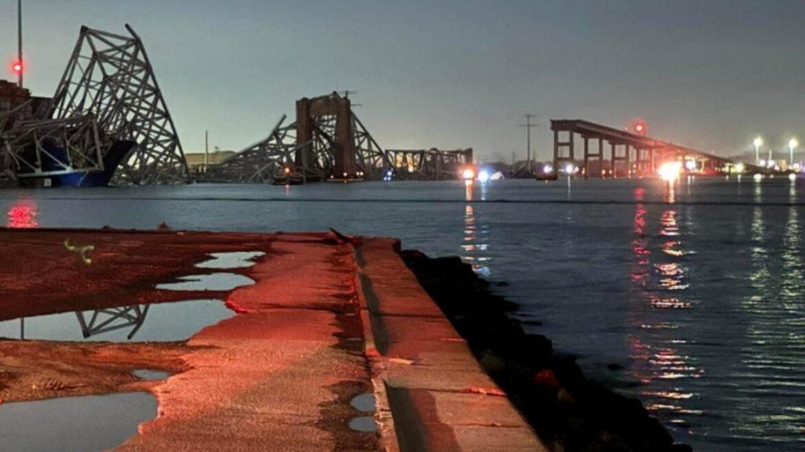USA: un navire percute un pont et provoque son effondrement