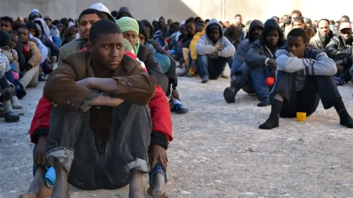 Libye: des corps de migrants retrouvés dans une fosse commune 
