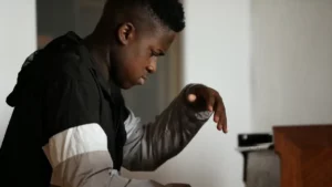 France: décès à 19 ans du jeune prodige du piano Mourad Tsimpou