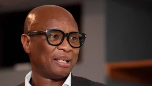 Afrique du Sud : un ministre démissionne après une comparution pour corruption