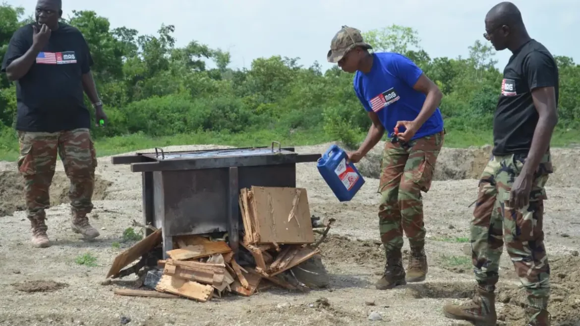 Bénin: l'armée a détruit plus de 2 tonnes d’armes et de munitions obsolètes