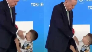 Erdogan gifle un enfant sur scène, voici pourquoi !