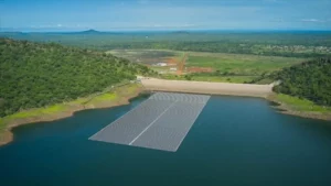 Afrique: la première centrale solaire flottante inaugurée dans ce pays
