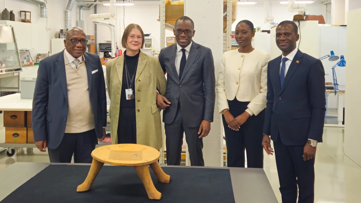 La Finlande restitue au Bénin le tabouret royal « Kataklé »