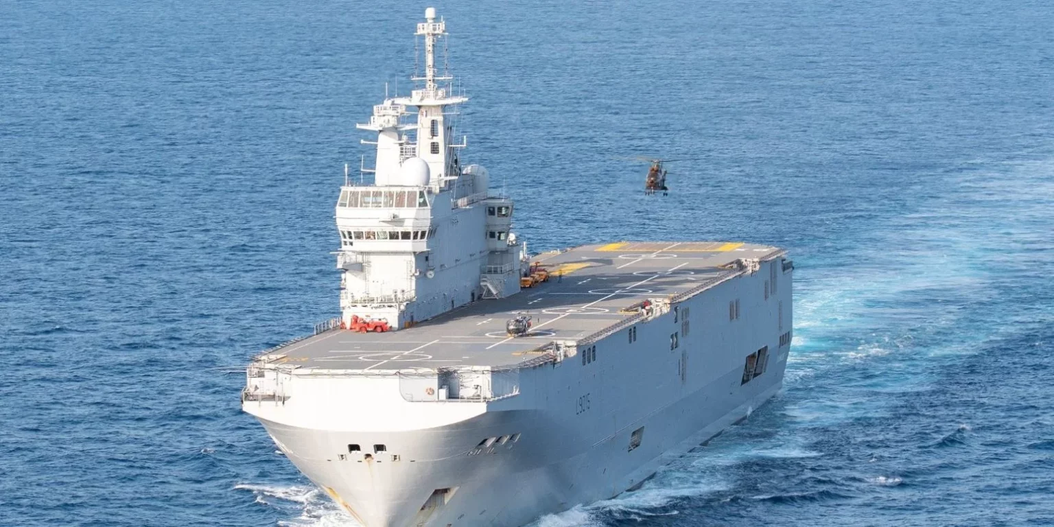 Bénin : Des journalistes visitent le porte-hélicoptères amphibie Dixmude