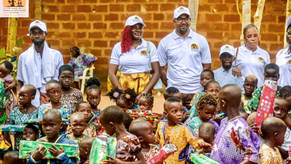 Bénin : Thierno Olory-Togbé célèbre Noël avec 150 enfants à Tori