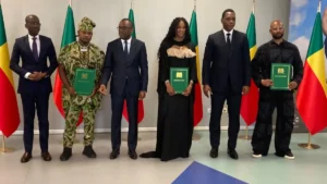 Bénin : La chanteuse Ciara devient citoyenne aux côtés de deux autres Afro‑descendants