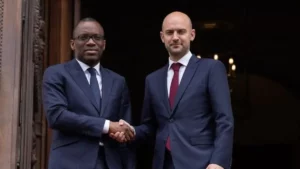 Bénin : Olushegun Adjadi Bakari reçu par son homologue français