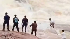 Un YouTubeur meurt emporté par les eaux en plein tournage