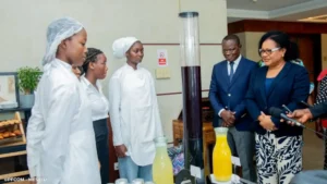 Formation technique au Bénin : la ministre Tognifodé visite les apprenants en stage